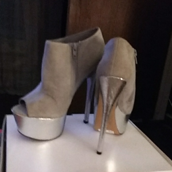 SANSA  Open Toe Silver Platform Heels - Picture 2 of 4